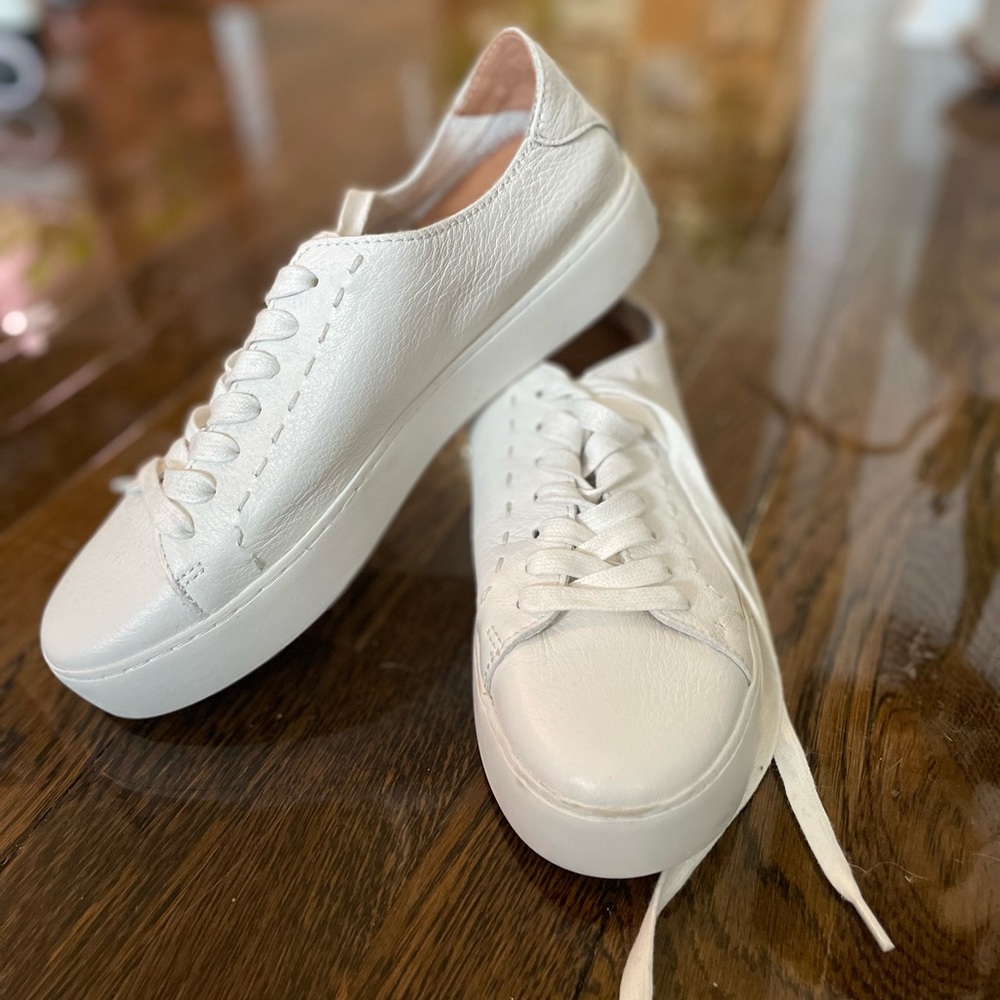 NWOT Frye Lena Low Lace Oxford Sneaker